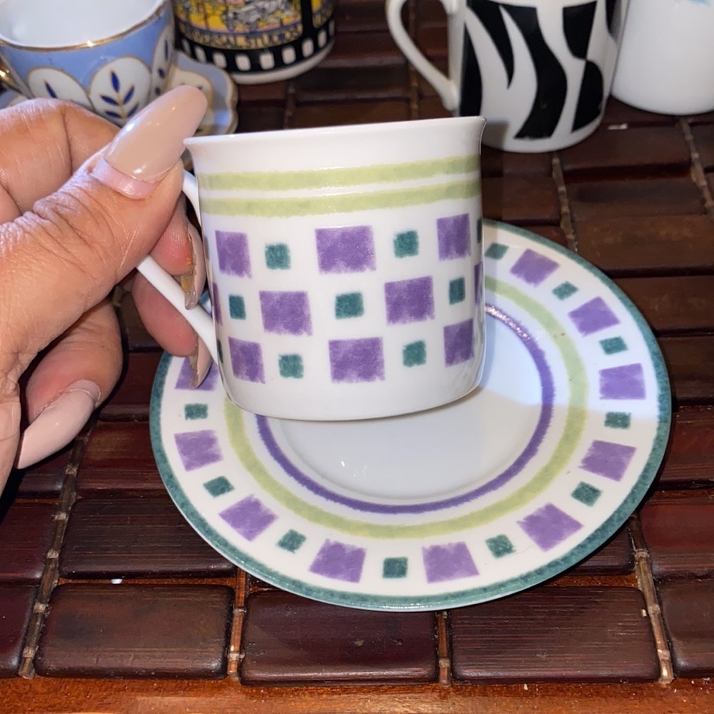 Set of 8 small teacups and saucers - Picture 6 of 11